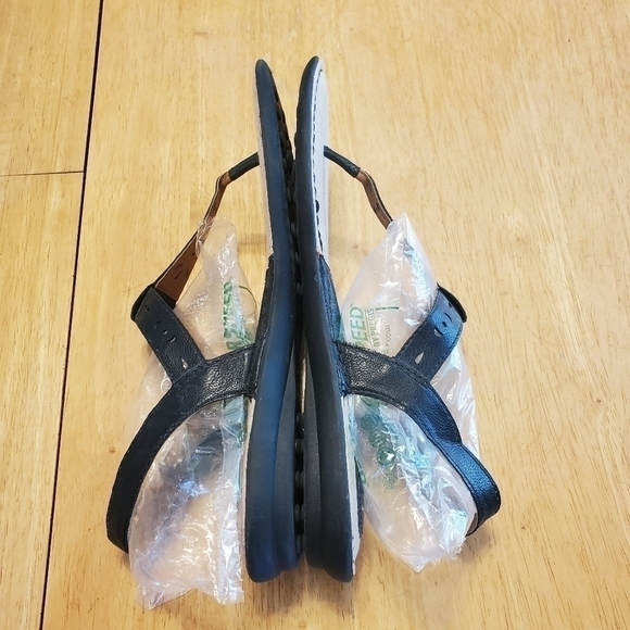 Born Concepts Faux Leather Women's Sandals With Buckle Closure sz 9m - Picture 6 of 11